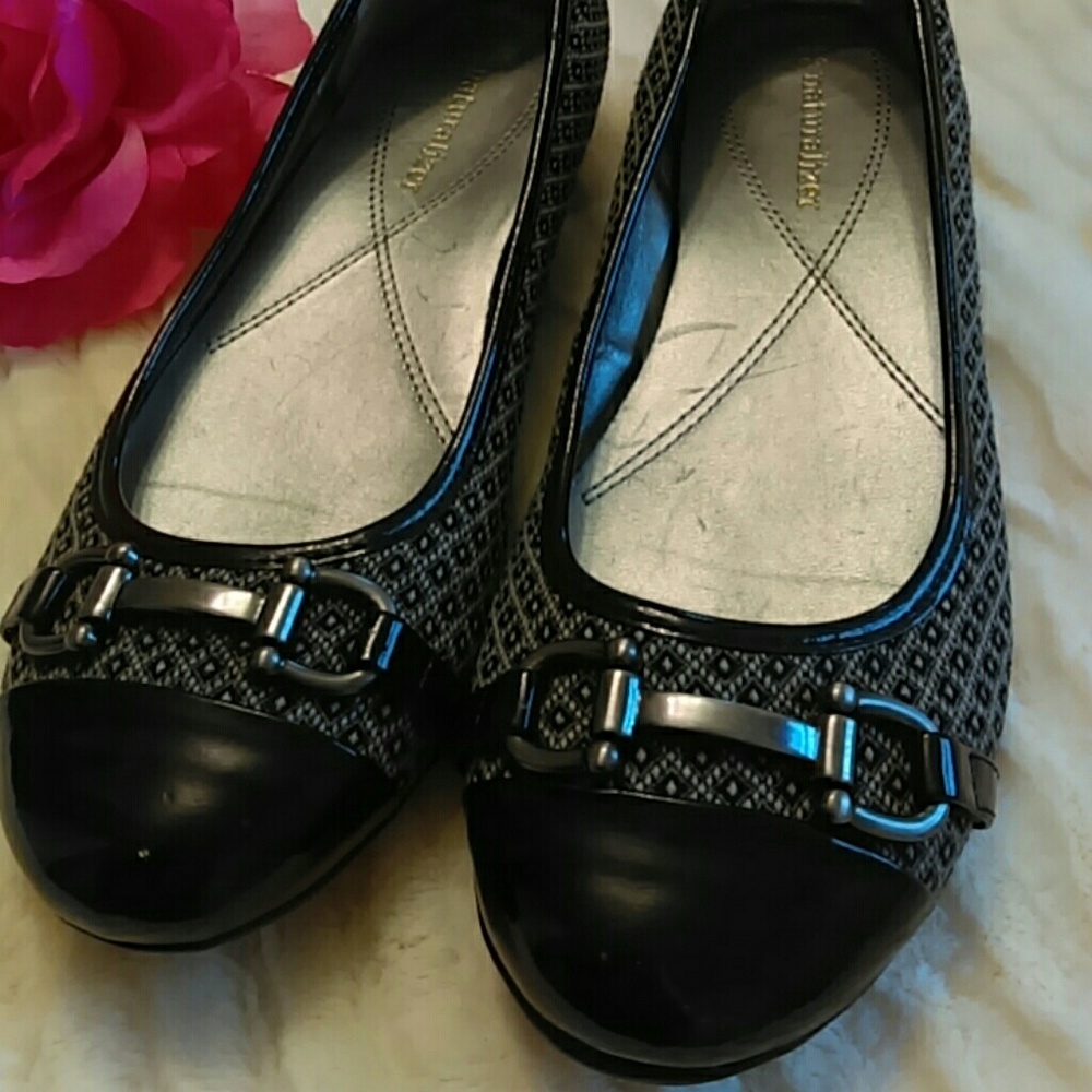 Naturalizer Flats